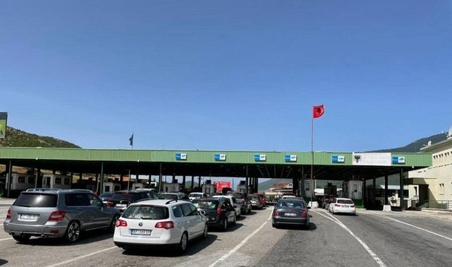 Hiqet kontrolli kufitar mes Shqipërisë dhe Kosovës